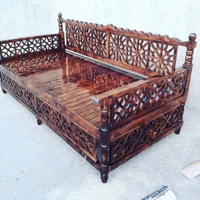 تصویر تخت سنتی چوبی طرح هندی 