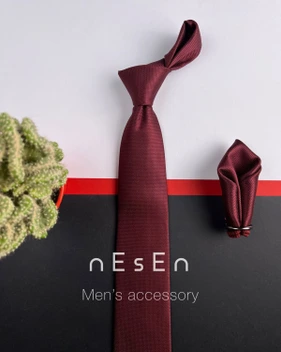 تصویر ست کراوات و دستمال جیب مردانه | زرشکی تیره ساده 